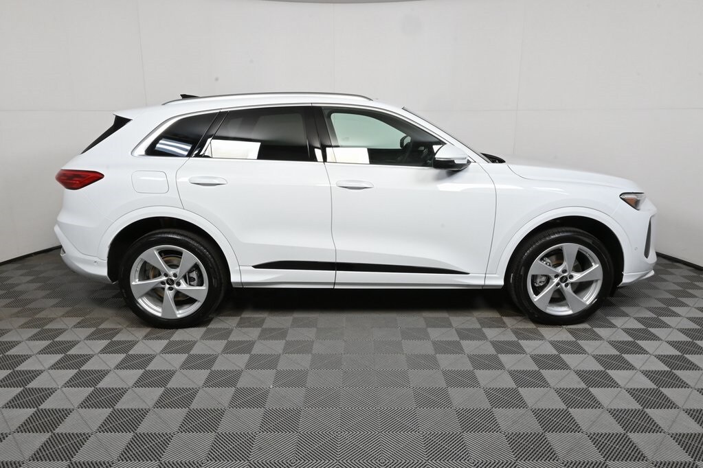 2025 Audi Q5 2.0T Premium Plus photo 2