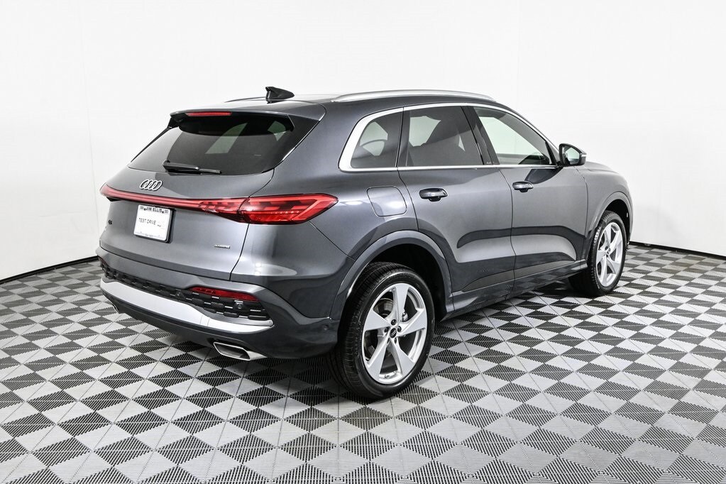 2025 Audi Q5 2.0T Premium Plus photo 3