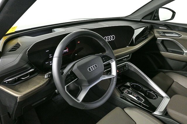 2025 Audi Q5 2.0T Premium Plus photo 4