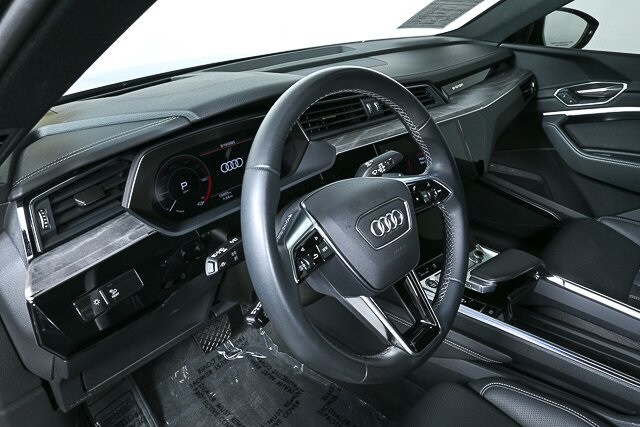 2024 Audi Q8 E-tron Prestige line photo 4