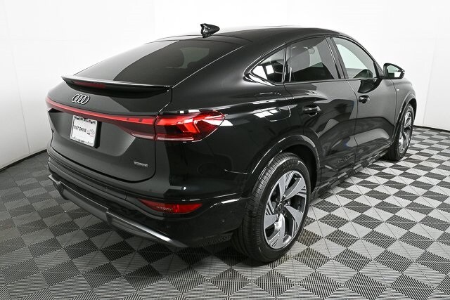 2025 Audi Q6 E-tron Prestige photo 2