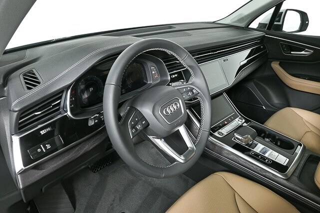 2025 Audi Q7 55 Premium Plus photo 4