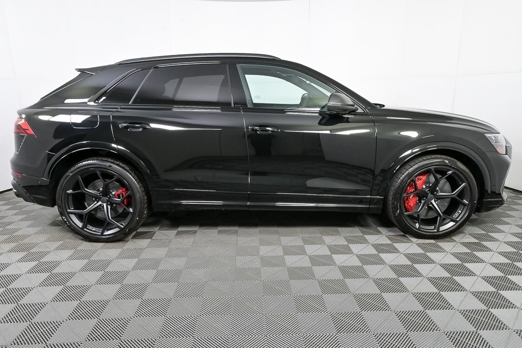 New 2026 Audi RS Q8 4.0T performance SUV