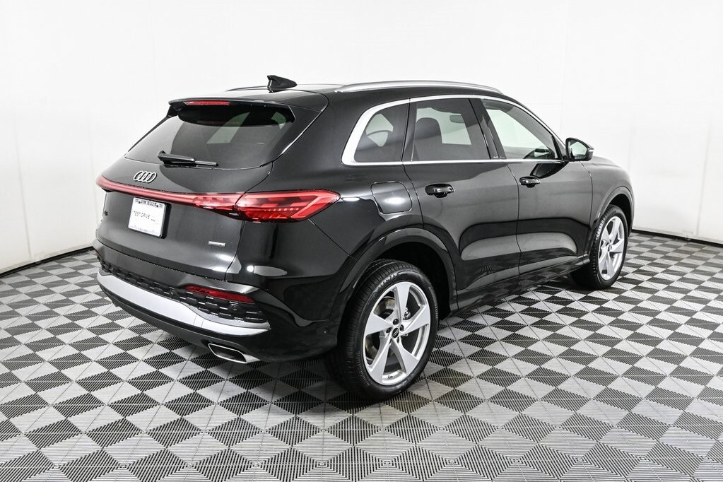 2025 Audi Q5 2.0T Premium Plus photo 2