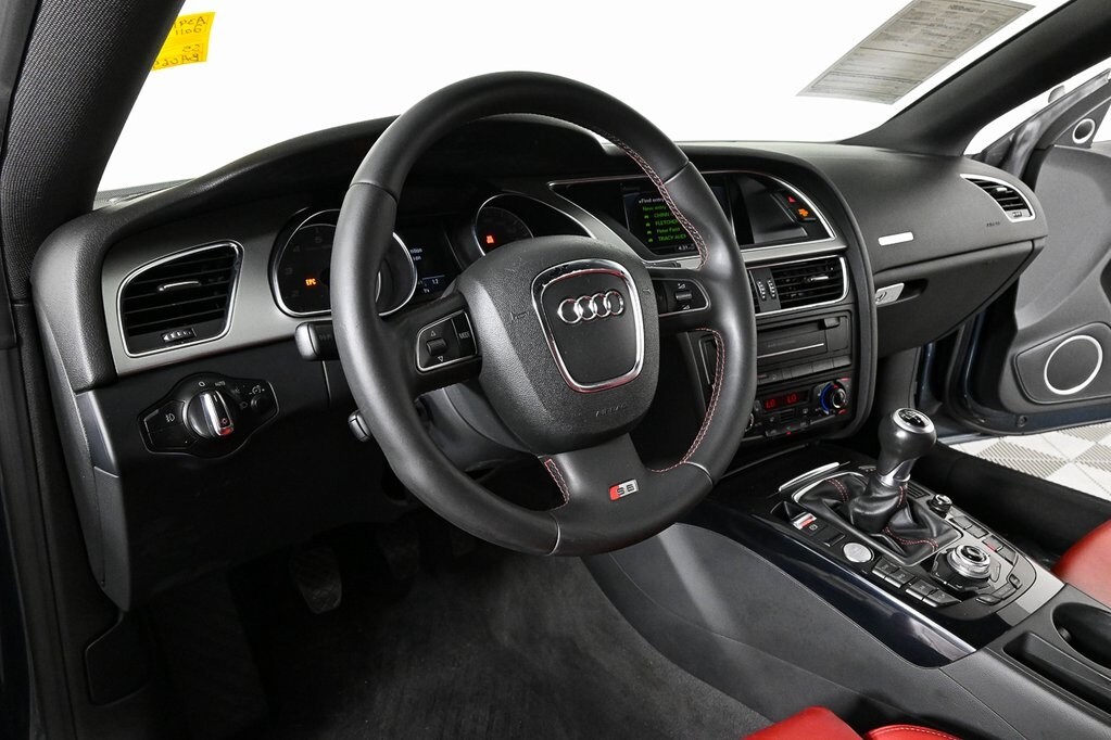 2011 Audi S5 Prestige photo 4
