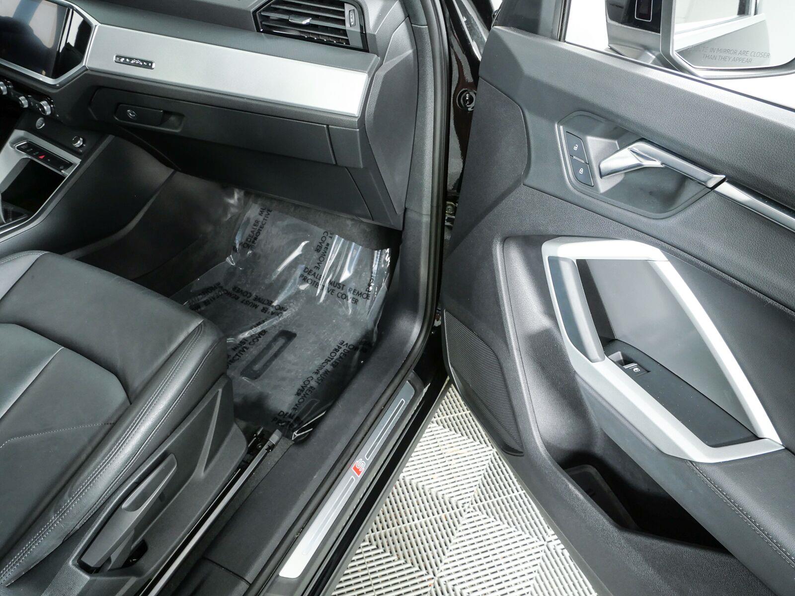2020 Audi Q3 S Line Premium - Photo 24