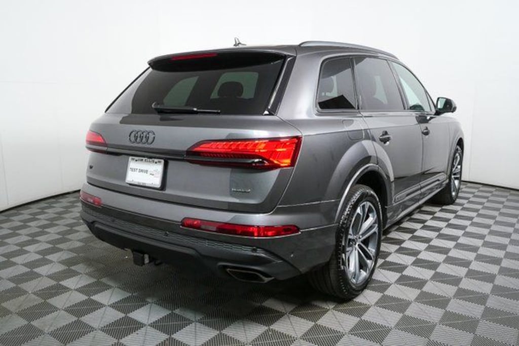 New 2026 Audi Q7 45 Premium Quattro SUV