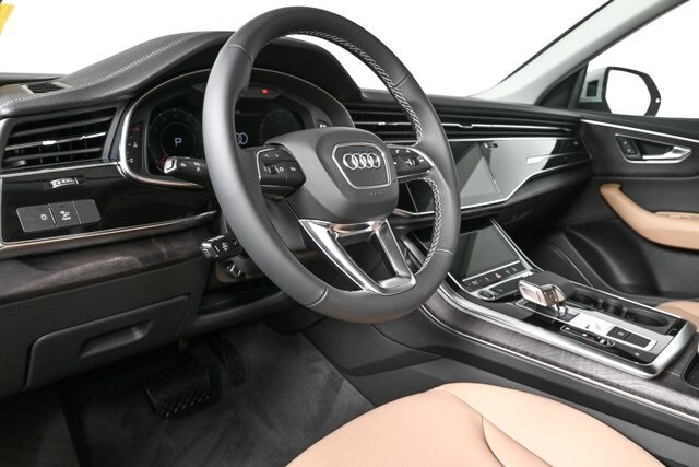2025 Audi Q8 55 Premium photo 3