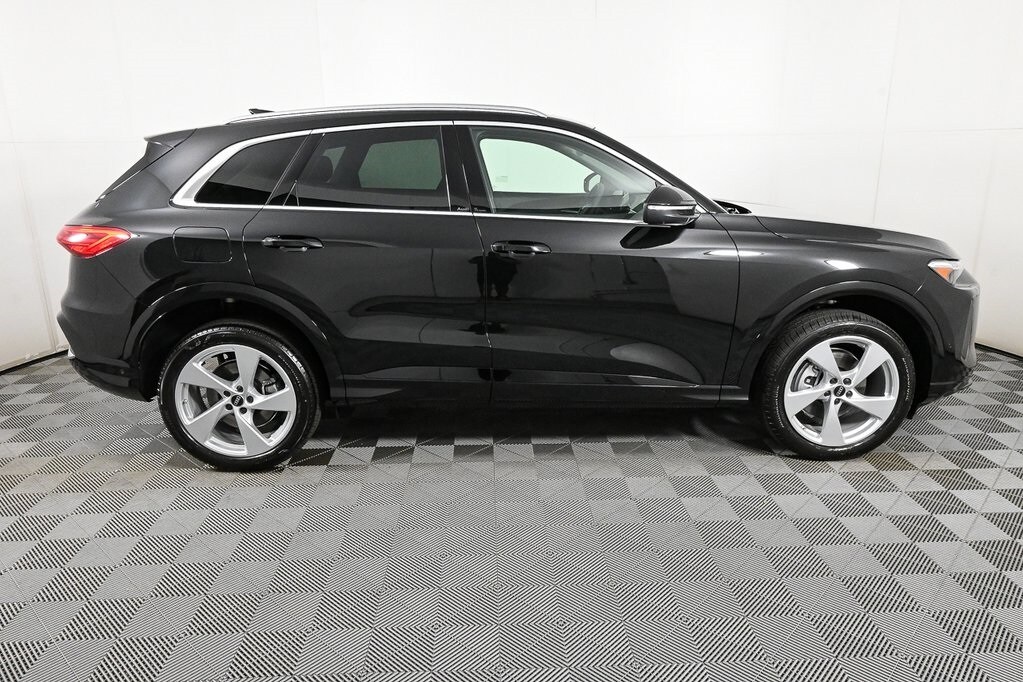 2025 Audi Q5 2.0T Premium Plus photo 2