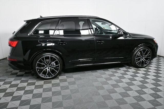 2025 Audi Q7 55 Prestige photo 3