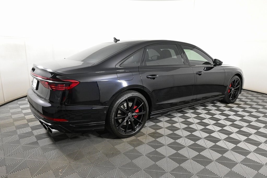 2024 Audi S8 4.0T Quattro photo 3