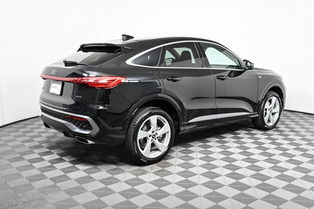 2025 Audi Q5 Sportback 2.0T Premium Plus photo 2
