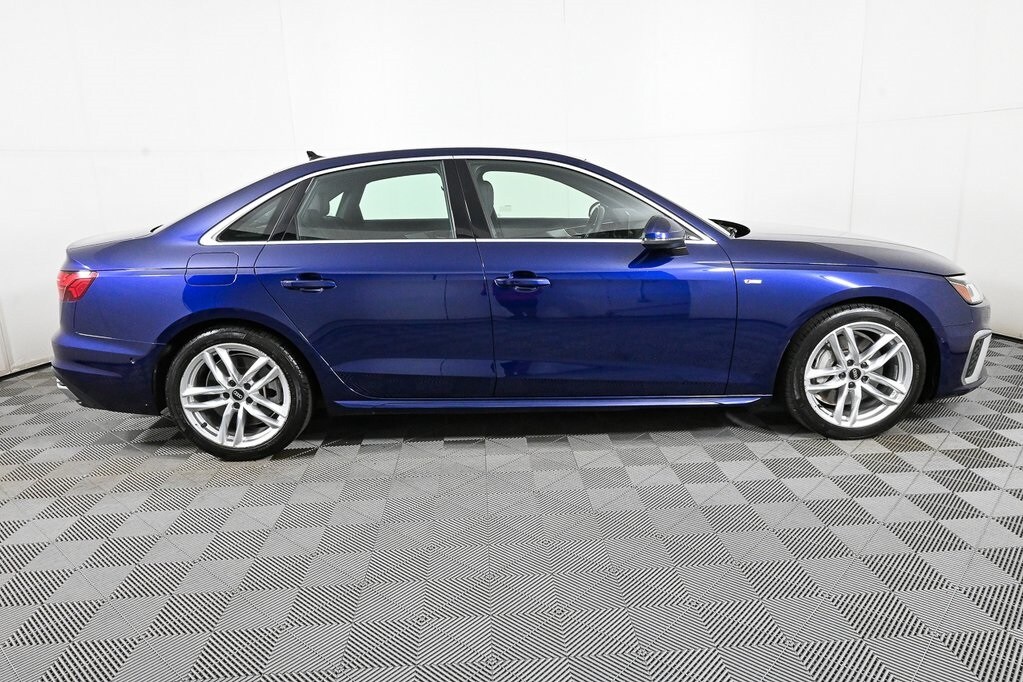2022 Audi A4 45 S line Prestige Quattro photo 2