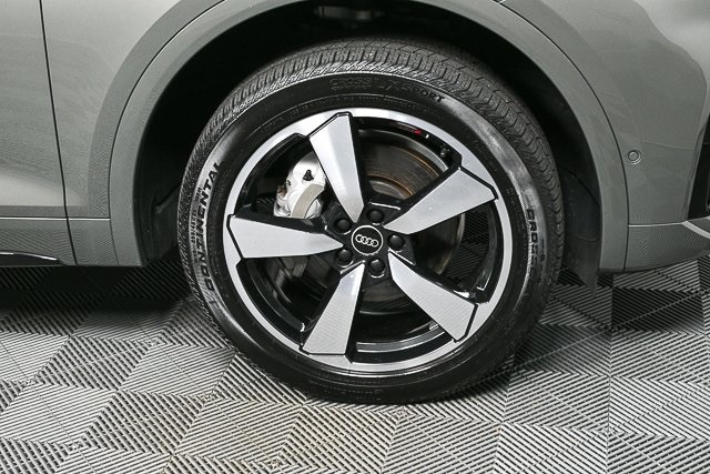 2023 Audi Q5 45 S line Prestige Premium photo 5