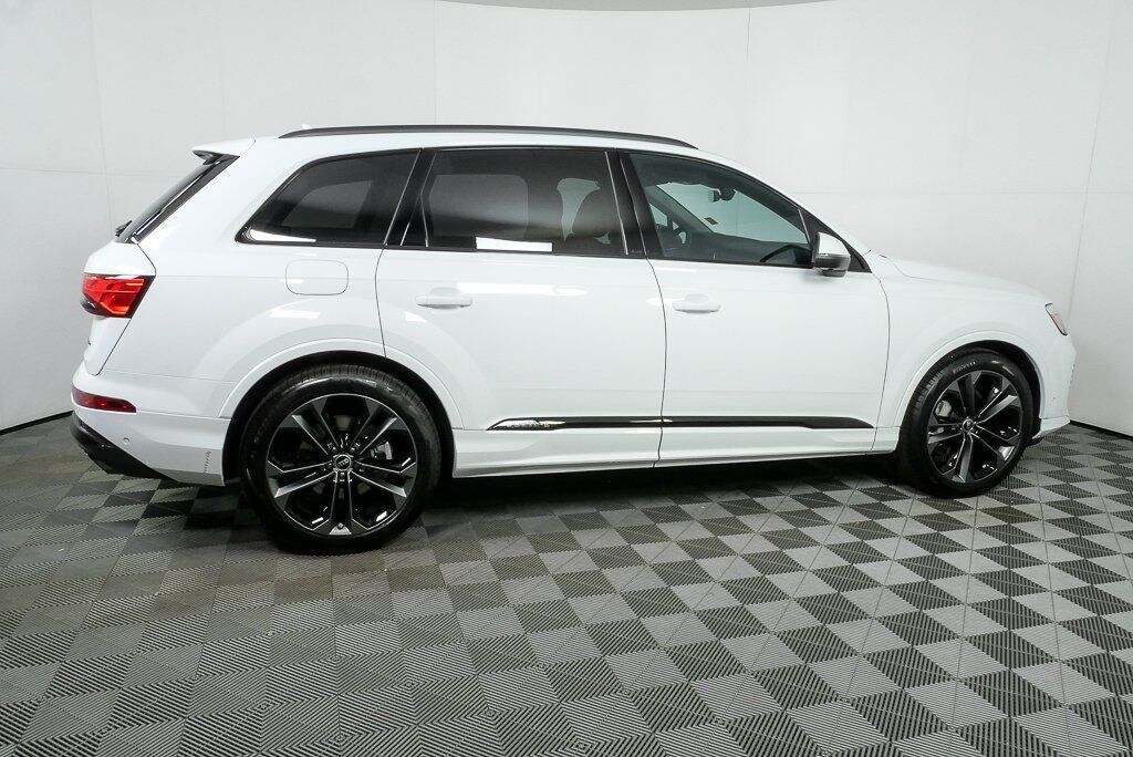 New 2026 Audi Q7 55 Premium Plus Quattro SUV