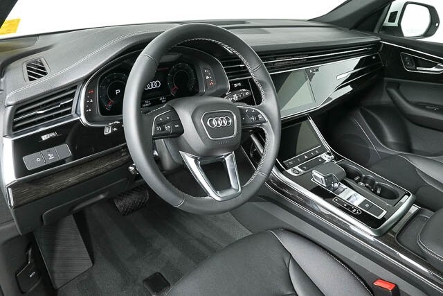 2025 Audi Q8 55 Premium photo 4