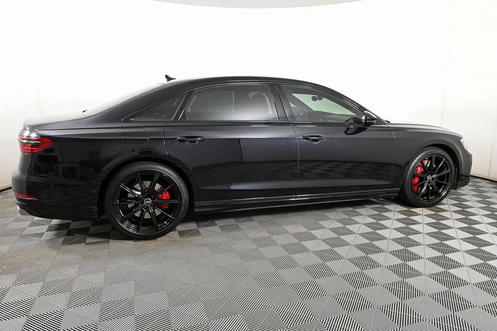 2024 Audi S8 4.0T Quattro photo 2