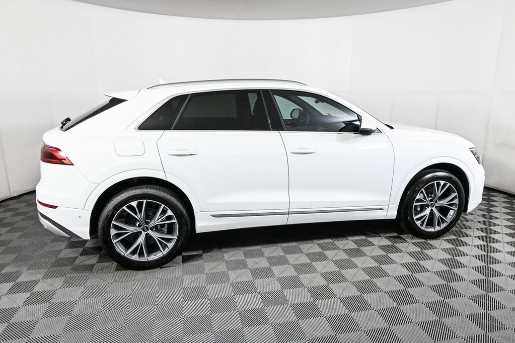 2025 Audi Q8 55 Premium photo 2
