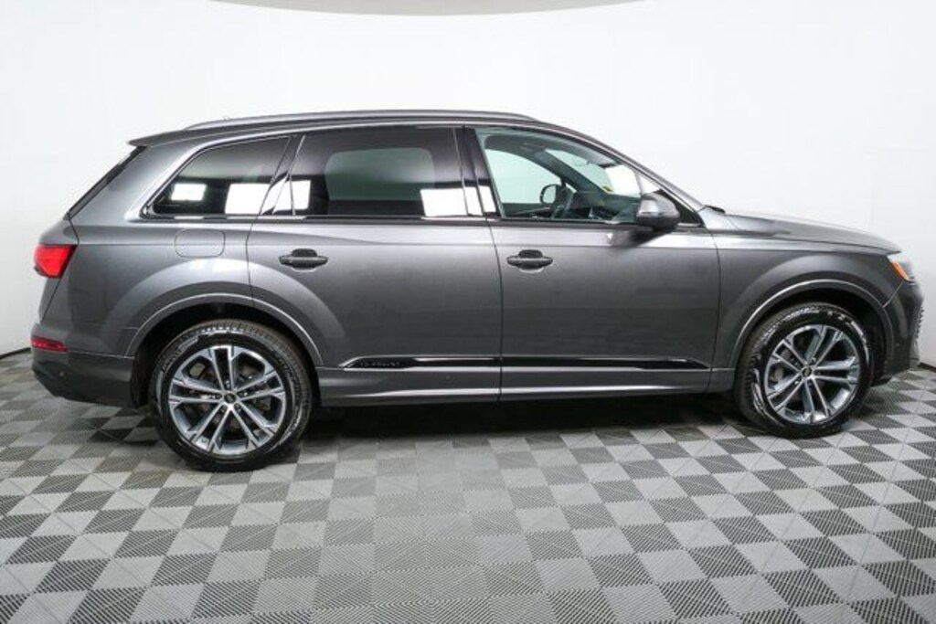 New 2026 Audi Q7 45 Premium Quattro SUV