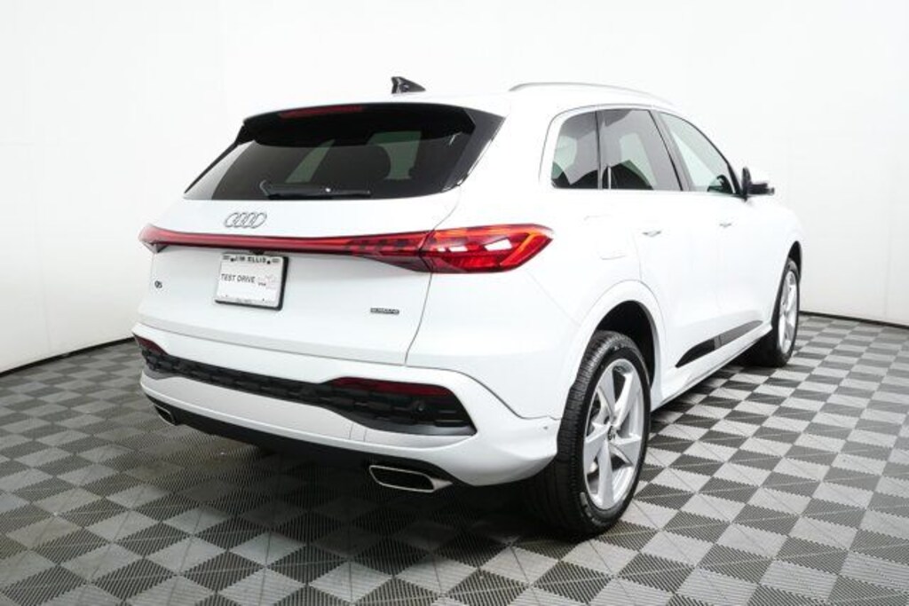 New 2025 Audi Q5 2.0T Premium Plus Quattro SUV