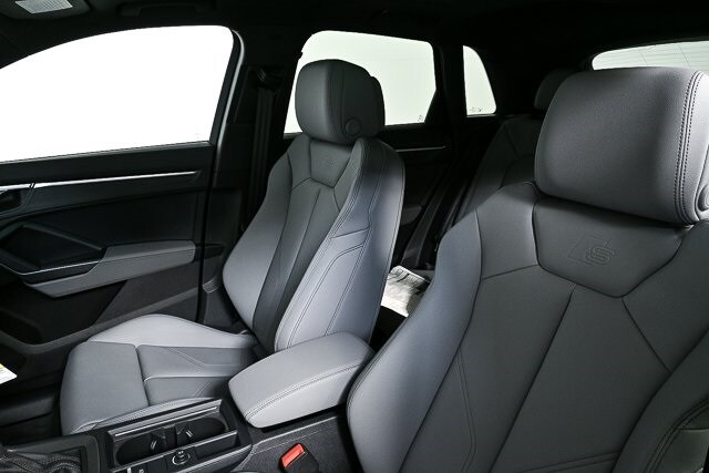 2025 Audi Q3 45 TFSI S line Premium photo 3