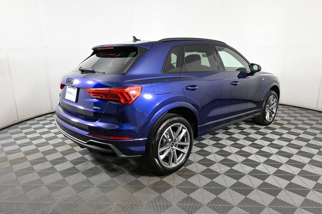 2025 Audi Q3 45 TFSI S line Premium photo 3