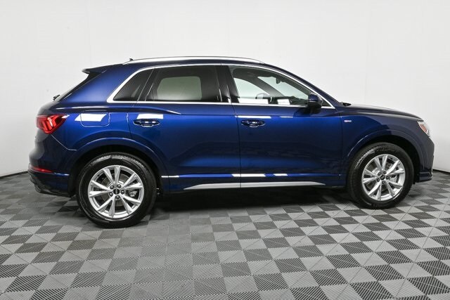 2025 Audi Q3 45 TFSI S line Premium photo 2