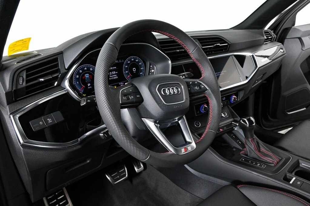2025 Audi Q3 45 TFSI S line Premium Plus photo 3