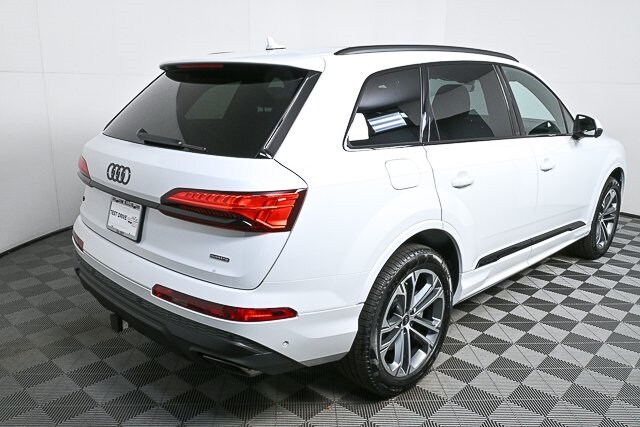 2026 Audi Q7 55 Premium photo 3
