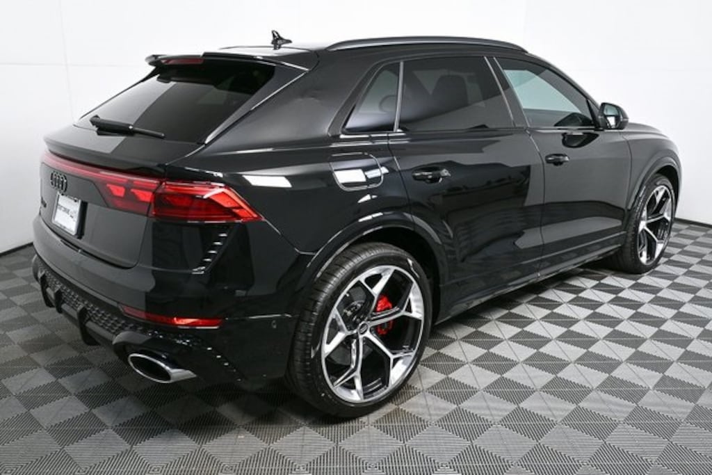 New 2026 Audi RS Q8 4.0T performance SUV