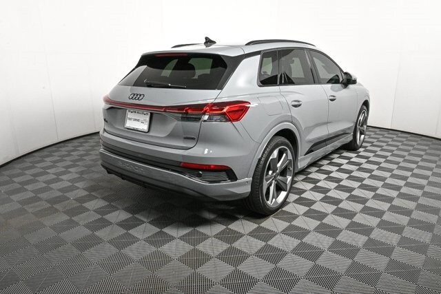 2024 Audi Q4 E-tron Prestige photo 2