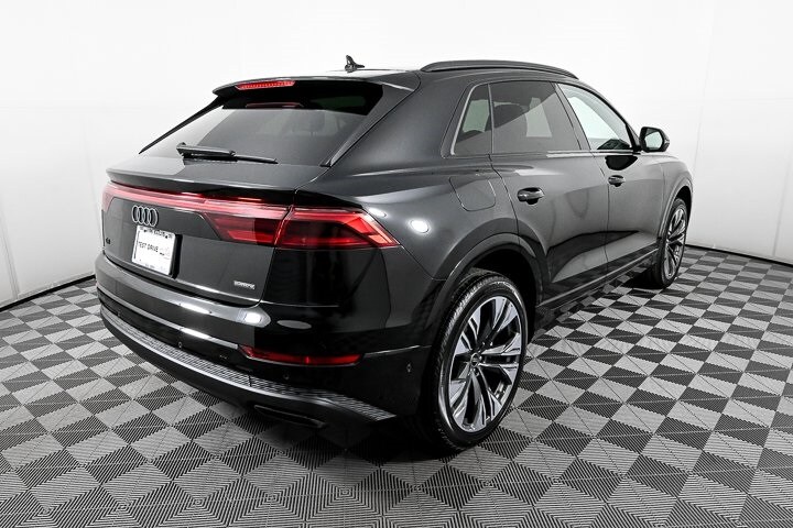 2025 Audi Q8 55 Premium photo 2