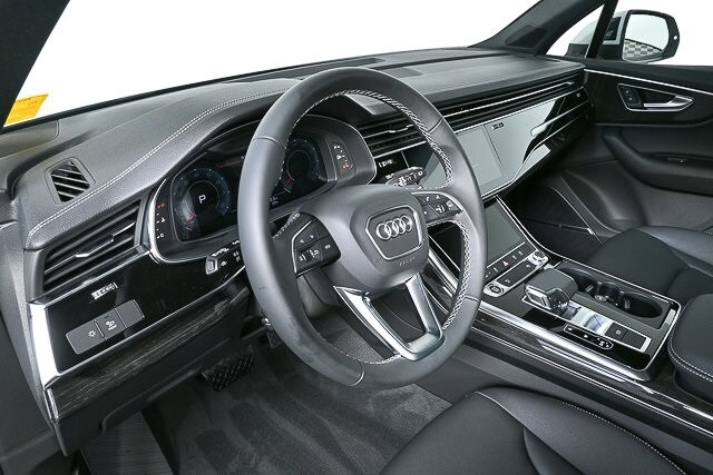 2026 Audi Q7 55 Premium photo 4