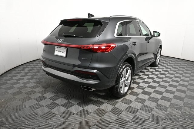 2025 Audi Q5 2.0T Premium Plus photo 3