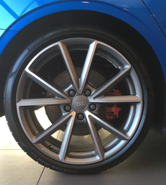 640 × 713