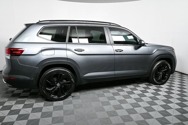 2022 Volkswagen Atlas SE Technology photo 2