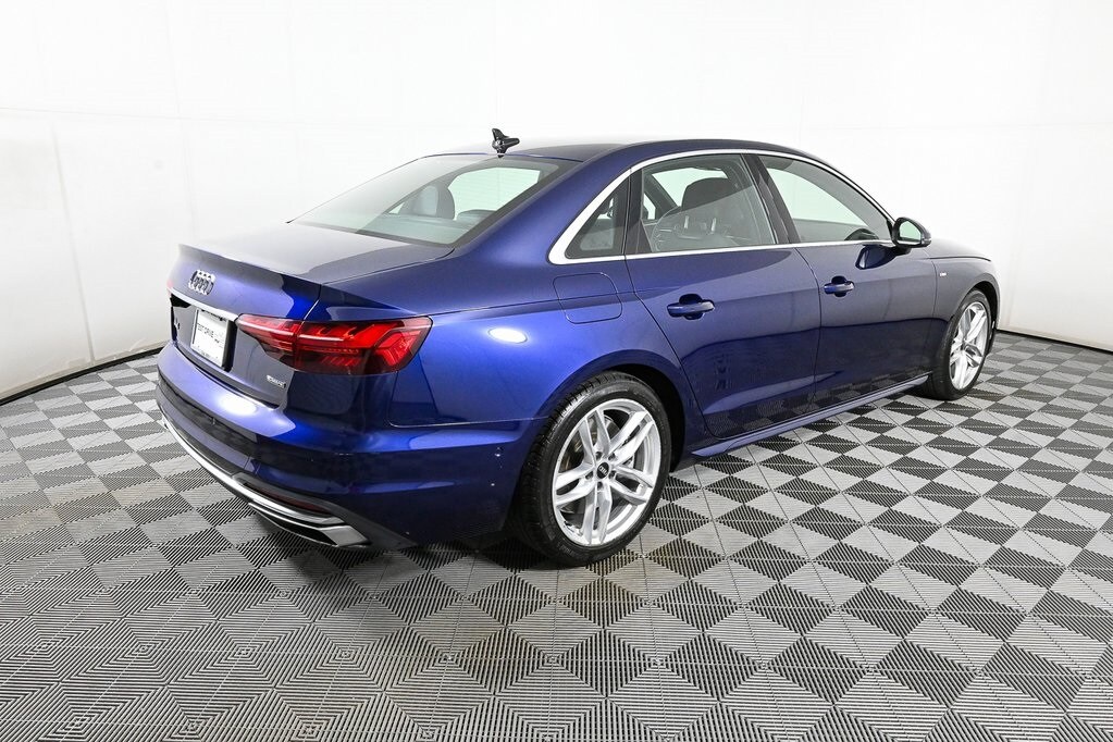 2022 Audi A4 45 S line Prestige Quattro photo 3