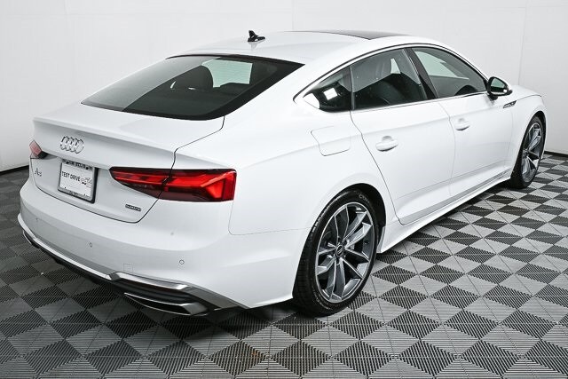 2024 Audi A5 45 S line Premium Plus Quattro photo 3