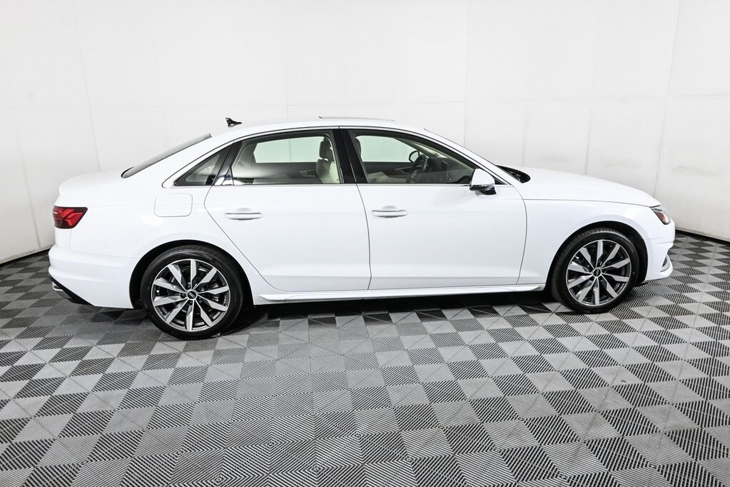 2023 Audi A4 40 Premium Plus Quattro photo 2
