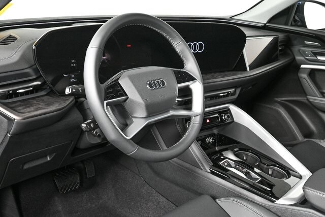 2025 Audi Q5 2.0T Prestige photo 3