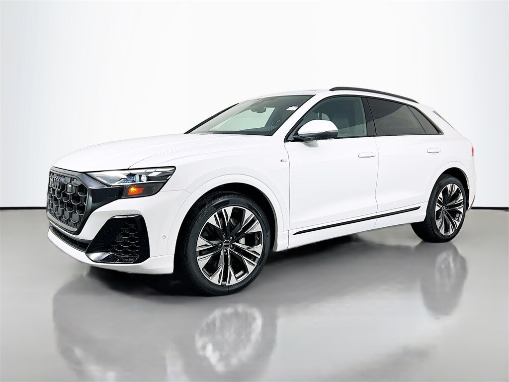 2026 Audi Q8 55 Premium Plus photo 3