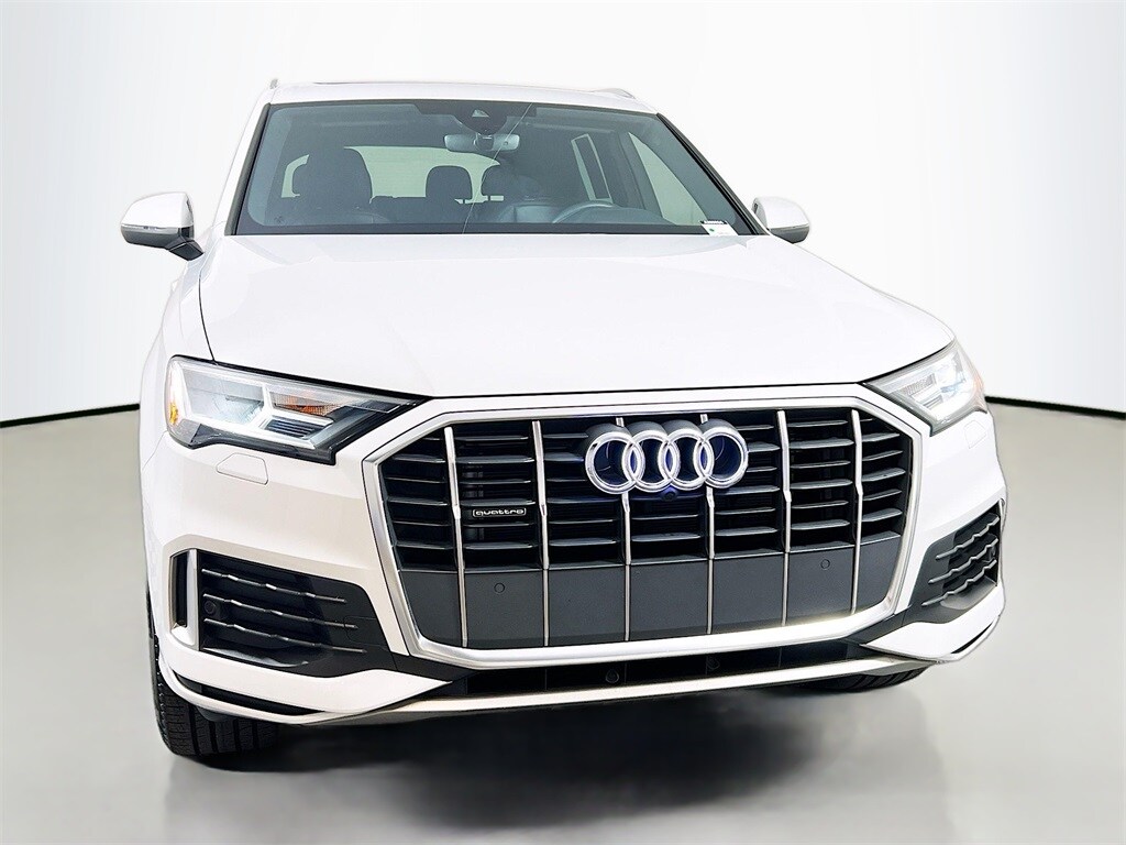 2023 Audi Q7 45 Premium photo 2