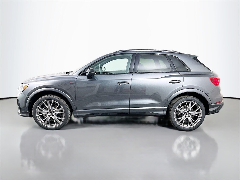 2025 Audi Q3 45 TFSI S line Premium Plus photo 4