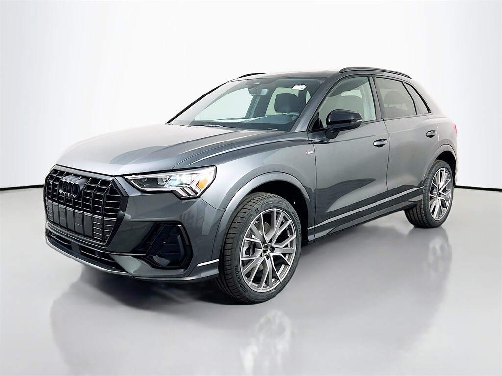 2025 Audi Q3 45 TFSI S line Premium Plus photo 3