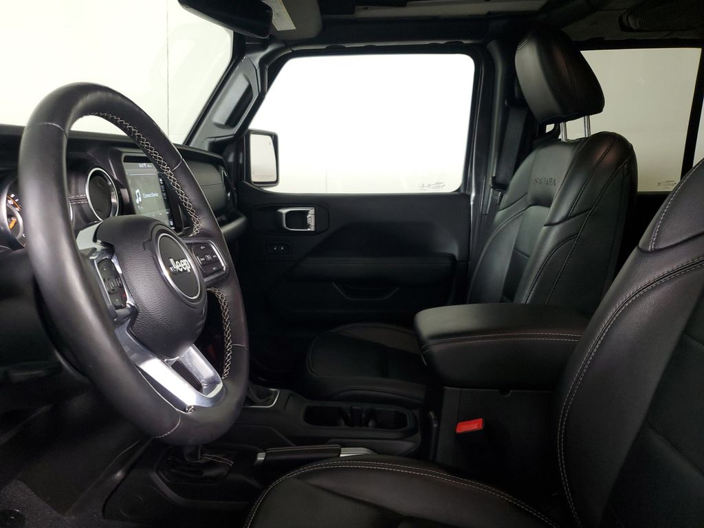 2020 Jeep Wrangler Unlimited Sahara - Photo 19