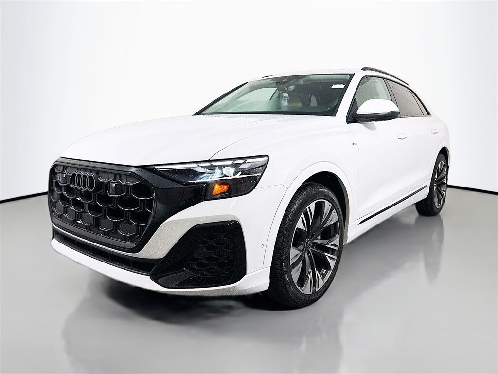 2025 Audi Q8 55 Premium Plus photo 3