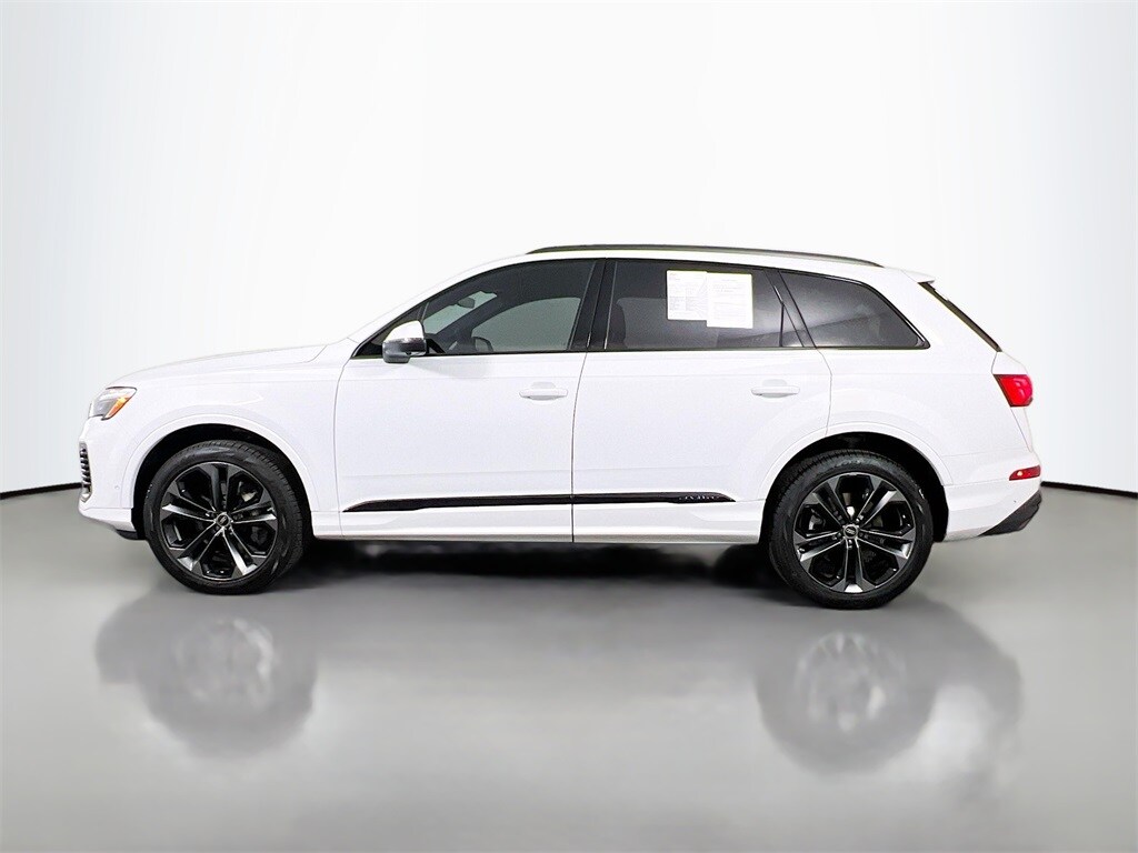 2025 Audi Q7 55 Premium Plus photo 4