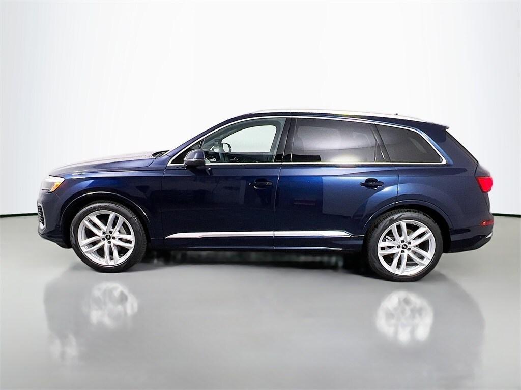 2025 Audi Q7 55 Premium Plus photo 2