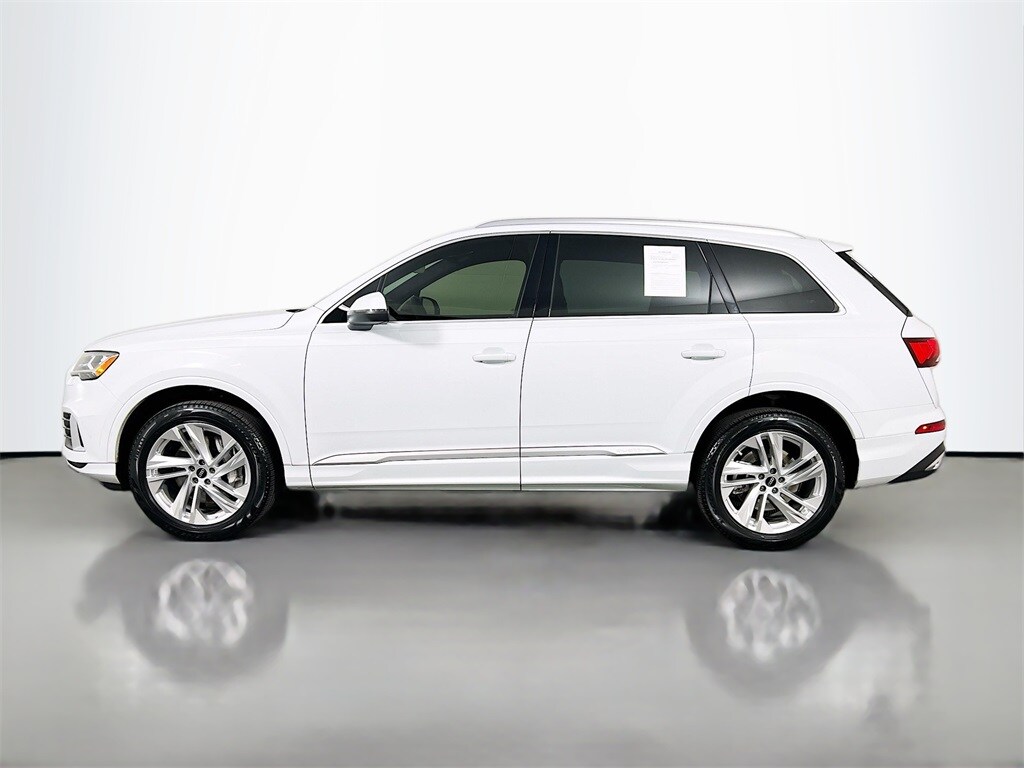 2023 Audi Q7 45 Premium photo 4