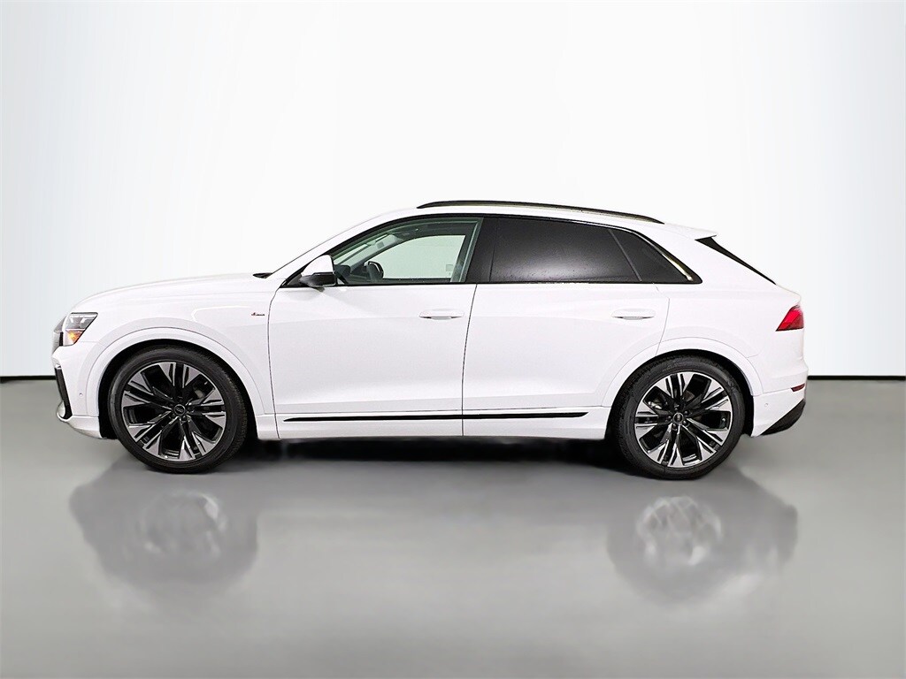 2025 Audi Q8 55 Premium Plus photo 2
